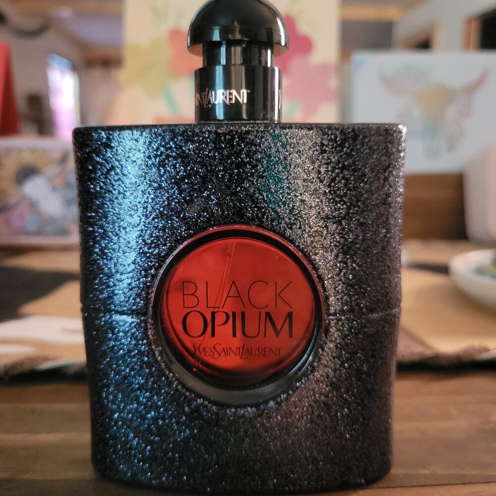 Opium Black perfume